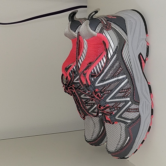 Sneakers - Picture 3 of 4